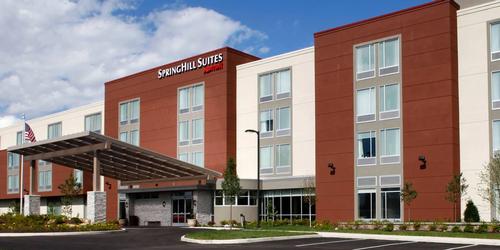 The SpringHill Suites by Marriott Pittsburgh Latrobe golf package
